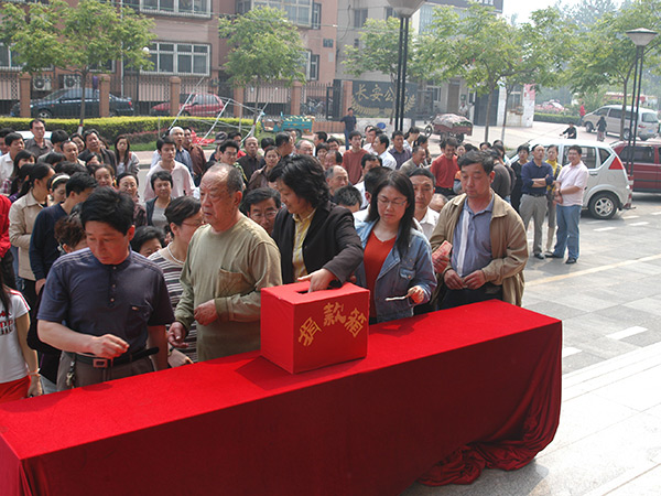 ������־��